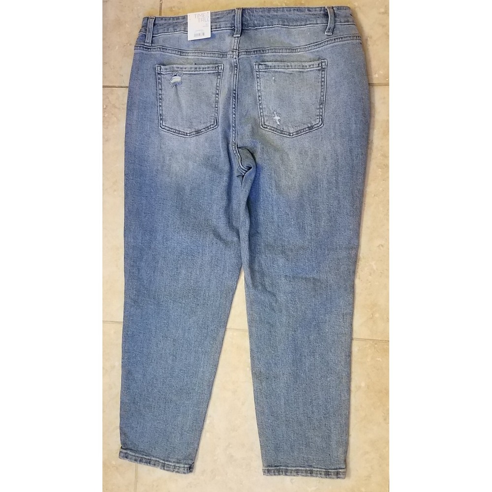 Time and Tru Women Slim Boyfriend Crop Jeans Lt Wash Distressed Pants sz 14 NEW - Picture 4 of 4